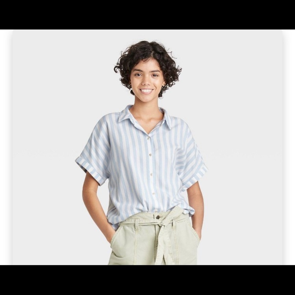 Women's Dolman Short Sleeve Button-Down Shirt - Universal Thread™ SM.